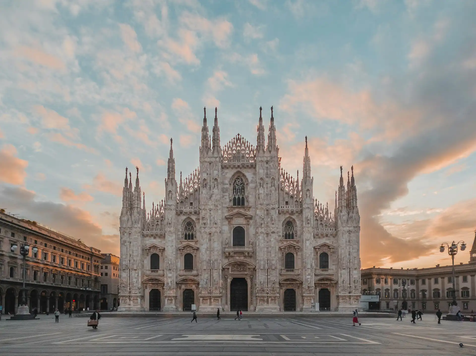 Nell'immagine, il Duomo di Milano.